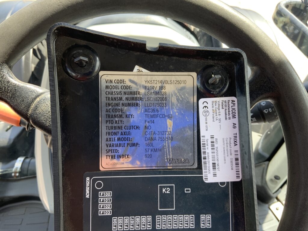 Valtra T214 Versu Unlimited Tractor (ST27245)