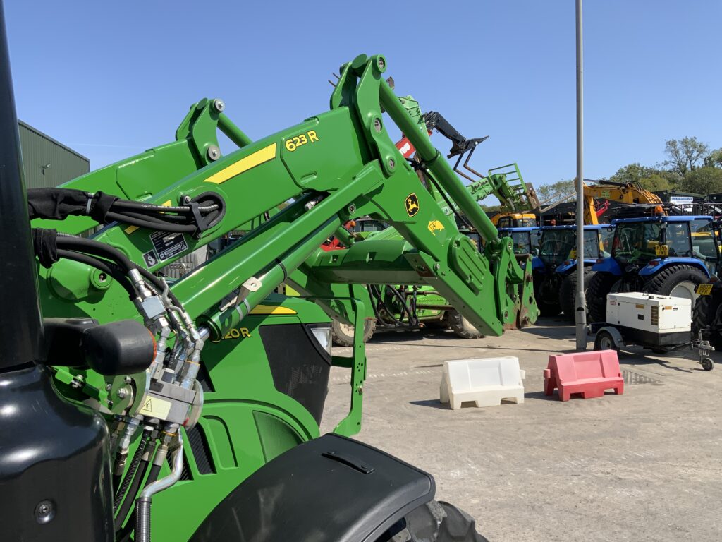 John Deere 6120R Tractor (ST27035)