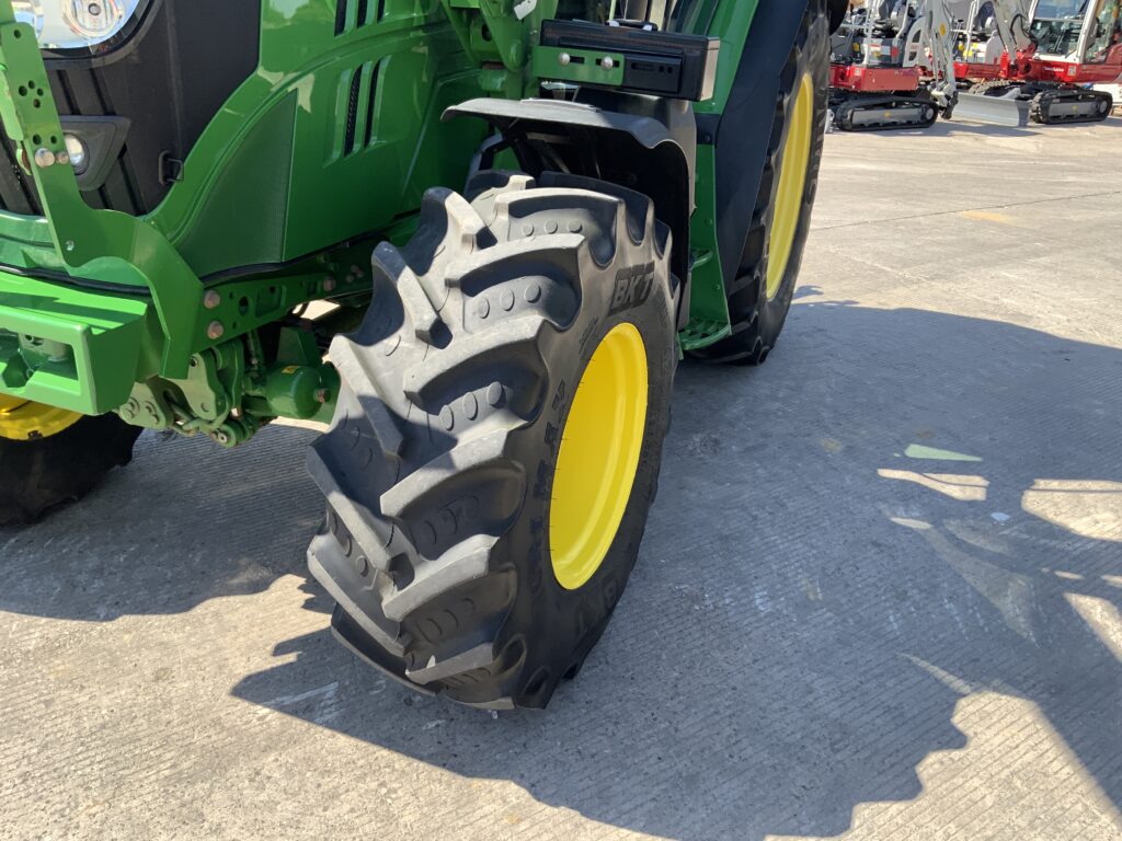 John Deere 6120R Tractor (ST27035)