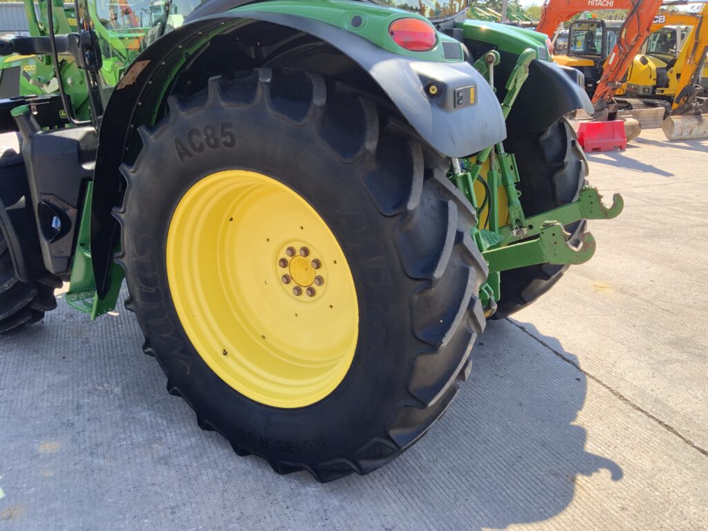 John Deere 6120R Tractor (ST27035)