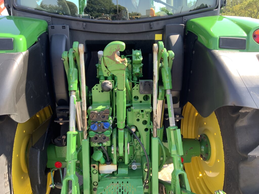 John Deere 6120R Tractor (ST27035)