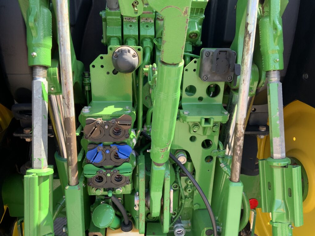 John Deere 6120R Tractor (ST27035)