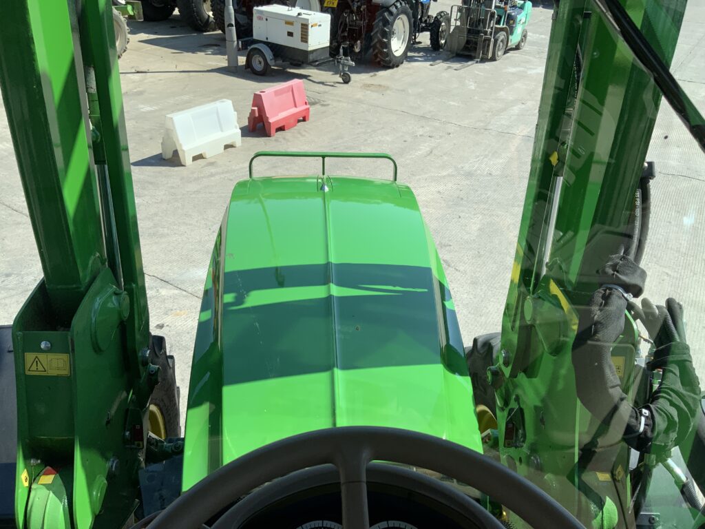 John Deere 6120R Tractor (ST27035)