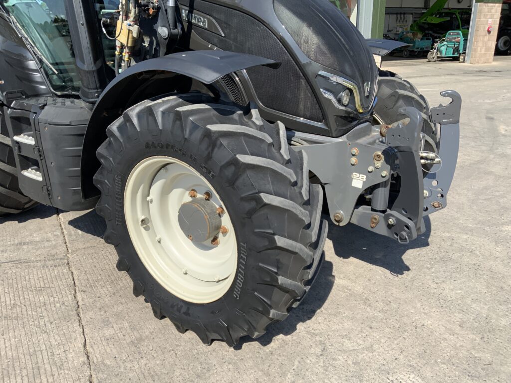 Valtra N155 Active Tractor (ST27242)