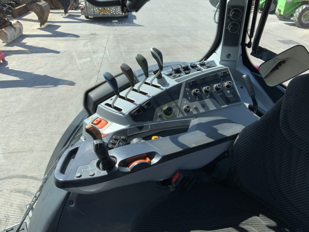 Valtra N155 Active Tractor (ST27242)