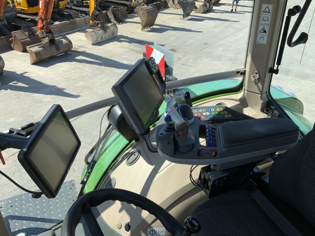 Fendt 942 Profi Plus Tractor (ST27341)