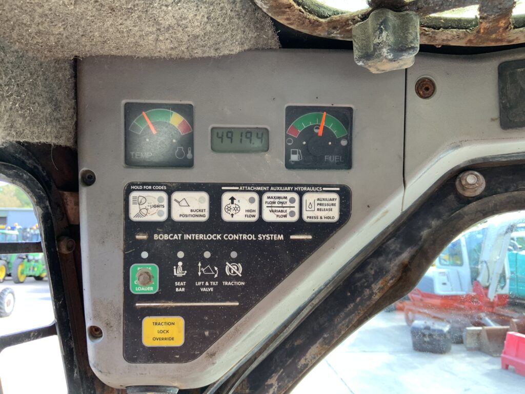 Bobcat T300 Tracked SkidSteer Loader (ST27231)
