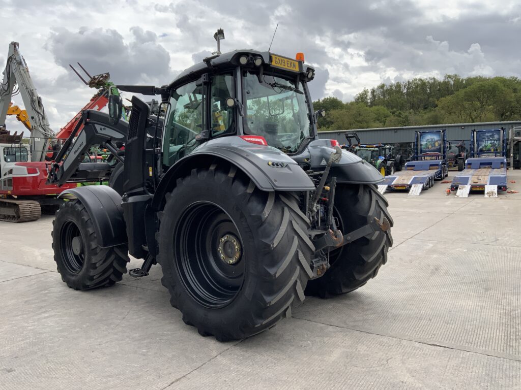 Valtra T254 Versu Unlimited Tractor (ST27246)