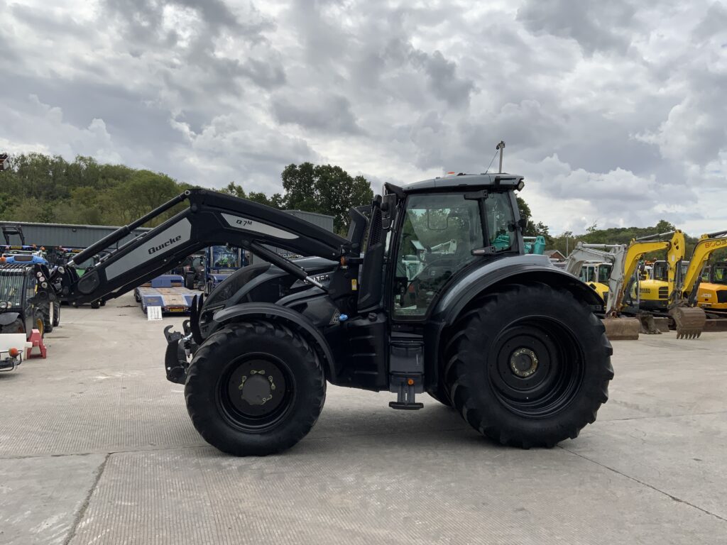 Valtra T254 Versu Unlimited Tractor (ST27246)