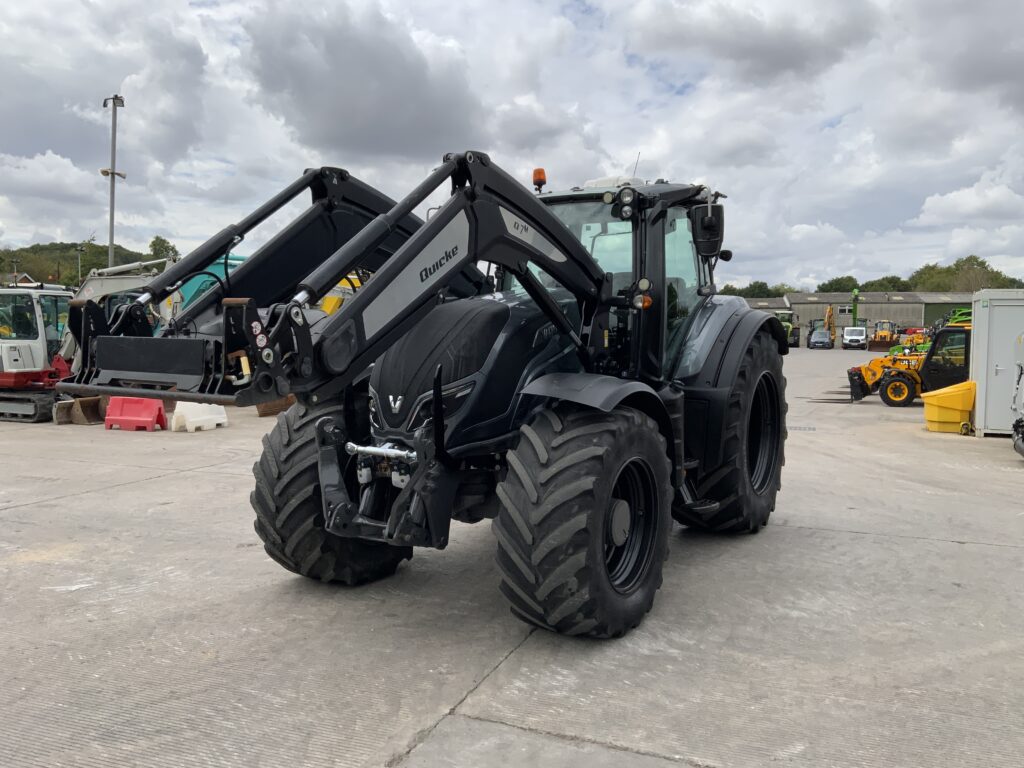Valtra T254 Versu Unlimited Tractor (ST27246)