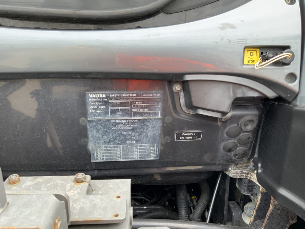 Valtra T254 Versu Unlimited Tractor (ST27246)