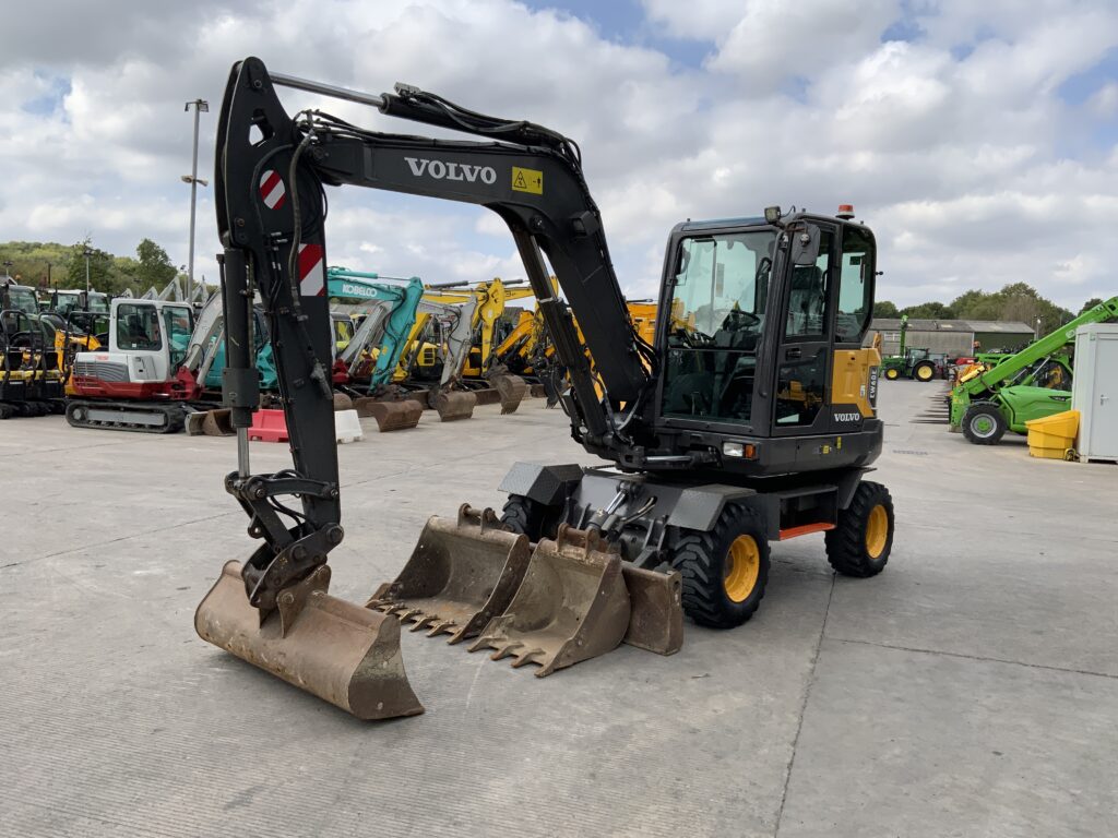 Volvo EW60E Wheeled Digger (ST27528)