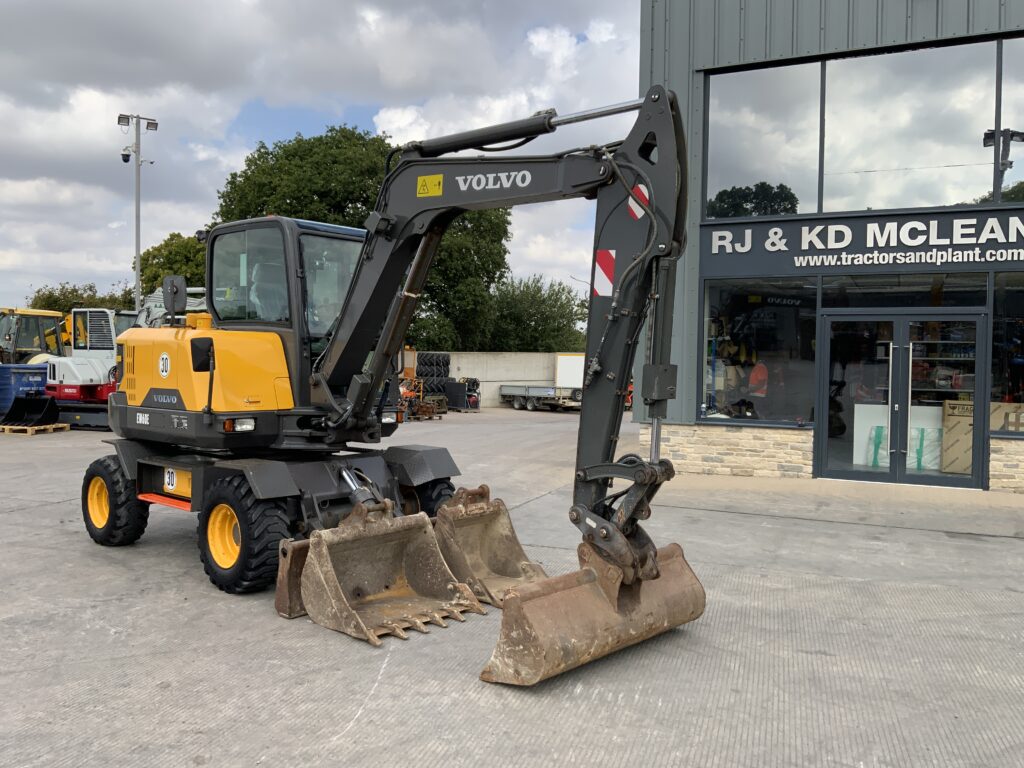Volvo EW60E Wheeled Digger (ST27528)