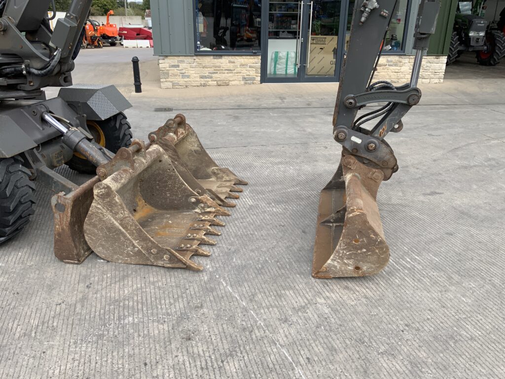 Volvo EW60E Wheeled Digger (ST27528)