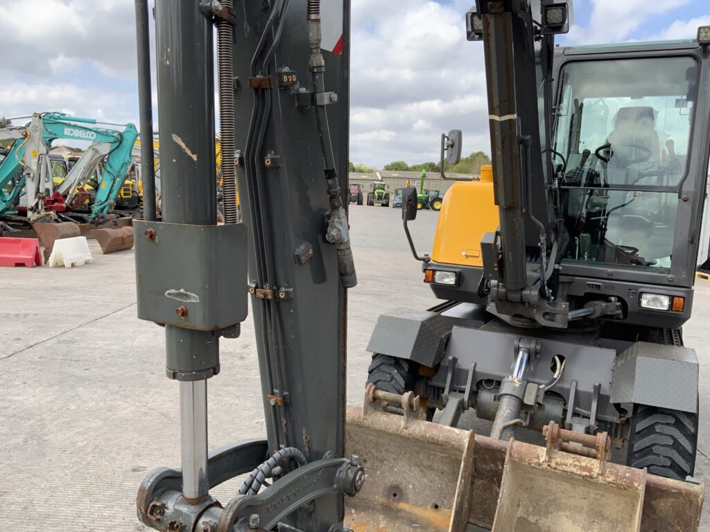 Volvo EW60E Wheeled Digger (ST27528)