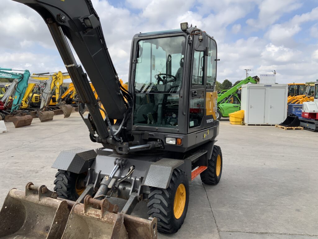 Volvo EW60E Wheeled Digger (ST27528)
