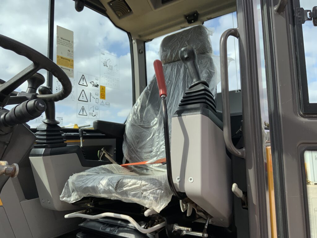 Volvo EW60E Wheeled Digger (ST27528)