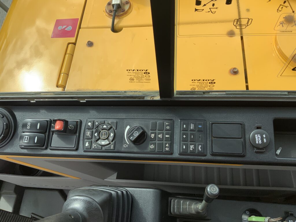 Volvo EW60E Wheeled Digger (ST27528)