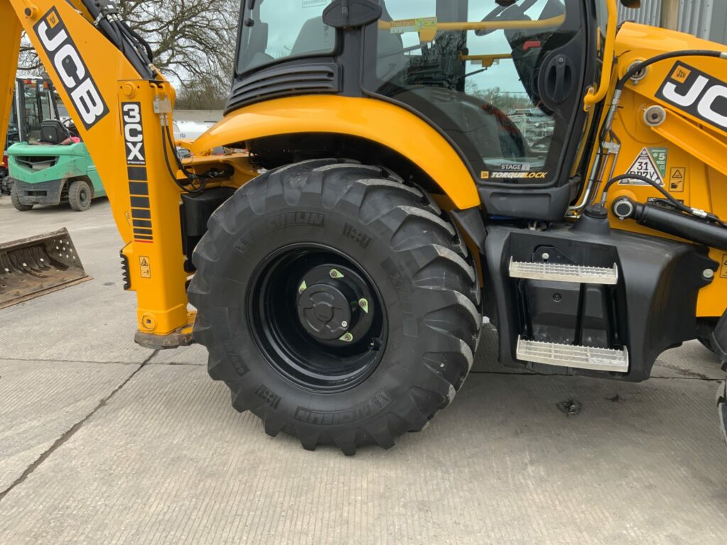 JCB 3CX Site Master Pro Wheeled Digger (ST25999)