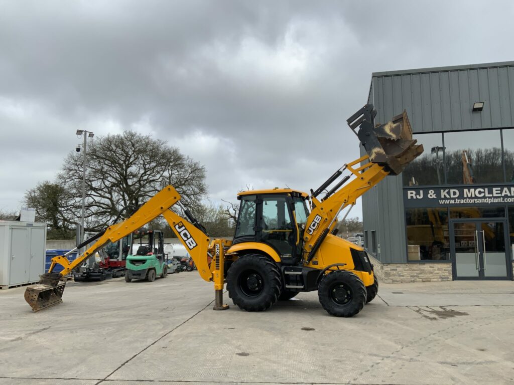 JCB 3CX Site Master Pro Wheeled Digger (ST25999)
