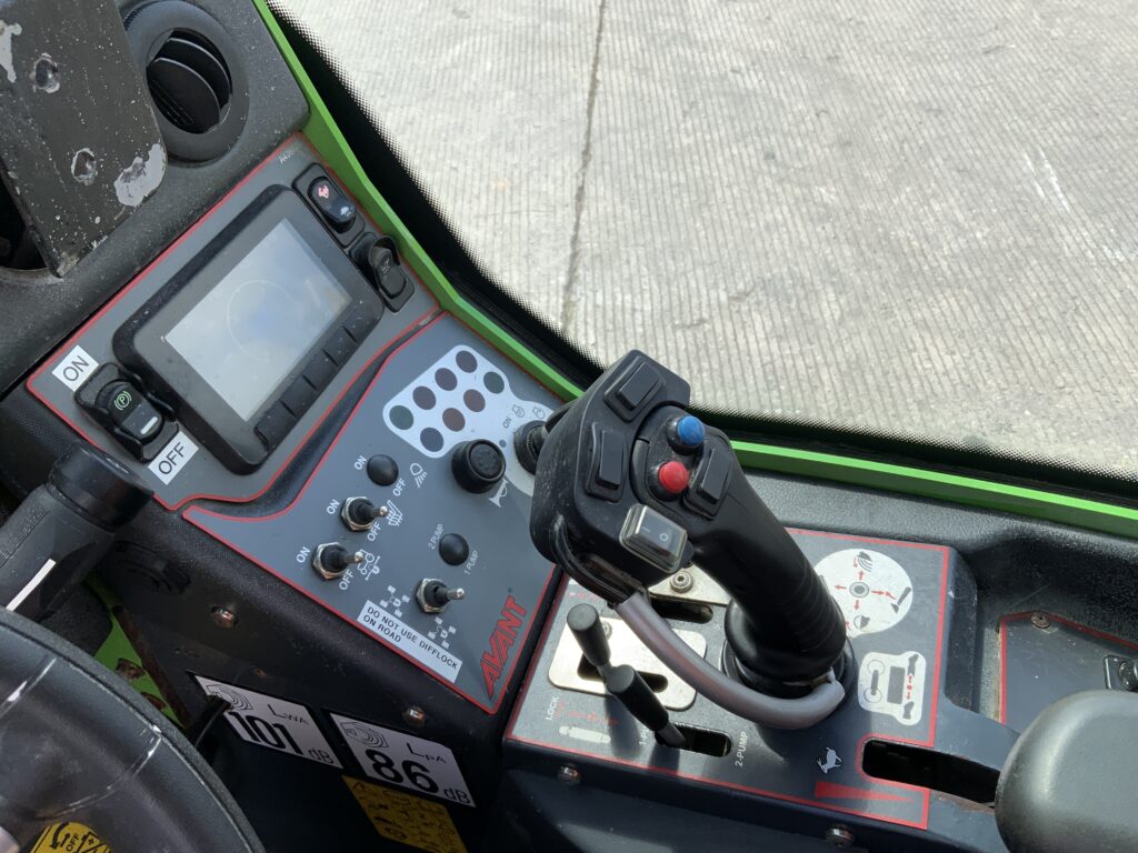 Avant Avant 760I Telescopic Compact Loading Shovel (ST27011)