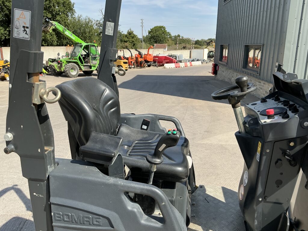 Bomag BW120 AD-5 Roller (ST27352)