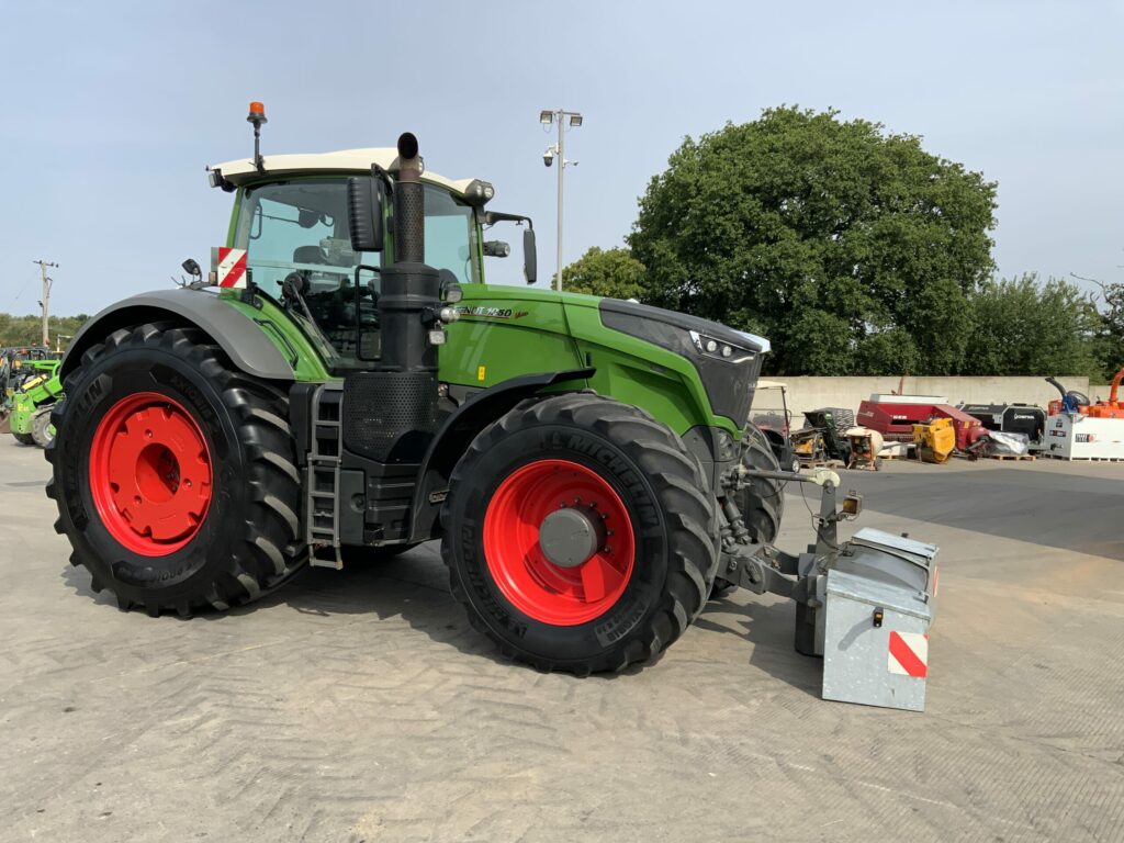 Fendt 1050 Profi plus Tractor (ST27261)