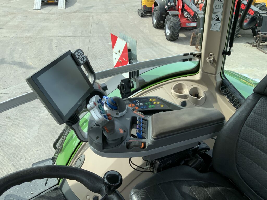 Fendt 1050 Profi plus Tractor (ST27261)