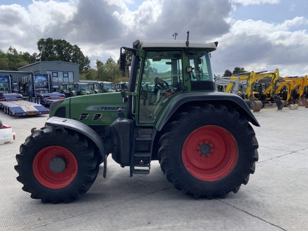 Fendt 716 Tractor (ST25458)