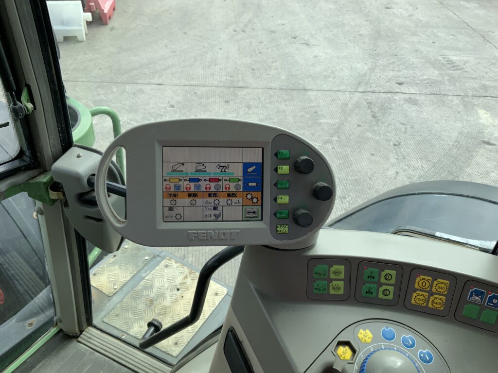 Fendt 716 Tractor (ST25458)
