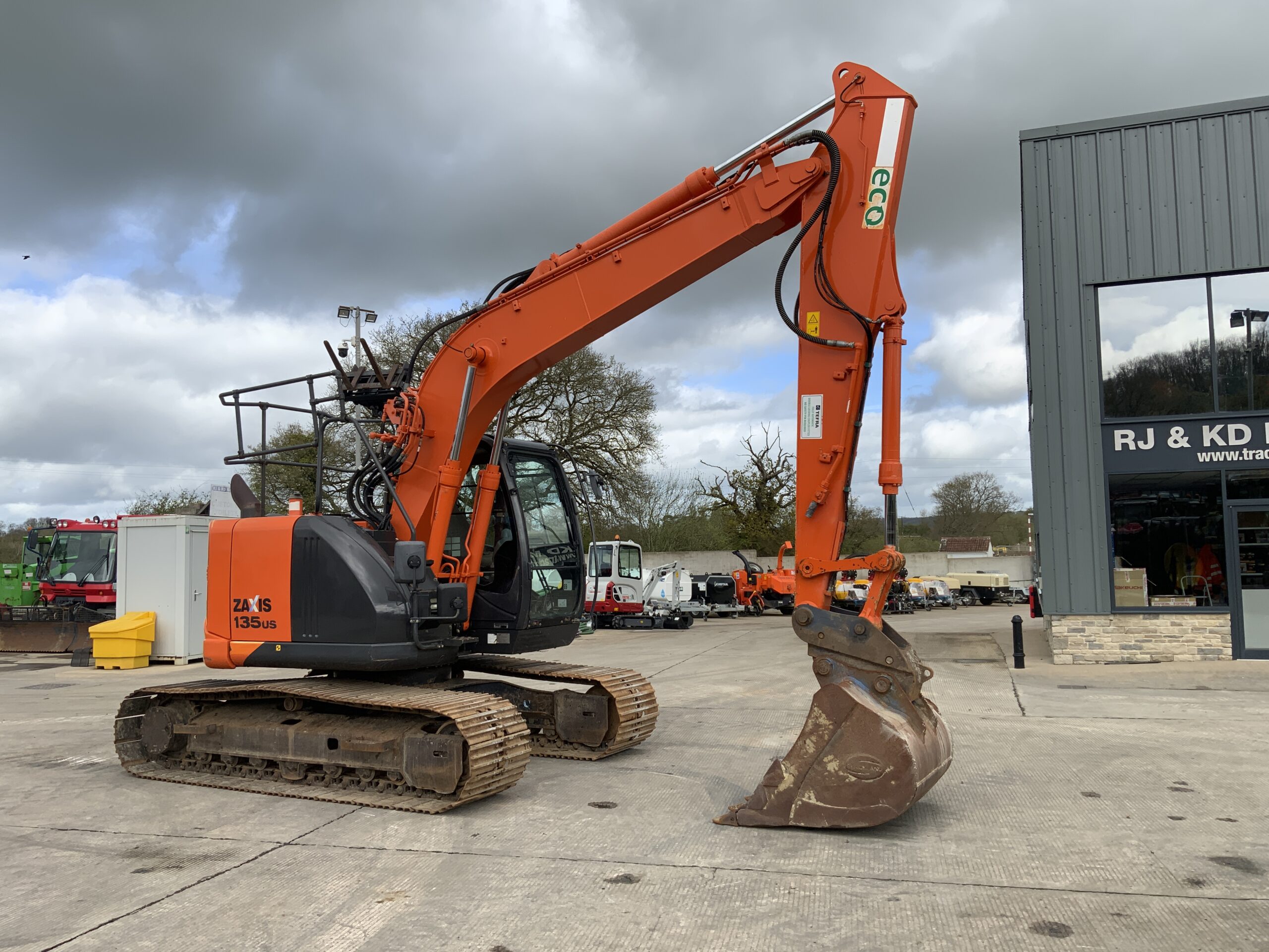 Hitachi ZX135 US-5B Digger (ST25917) - RJ and KD McLean Ltd