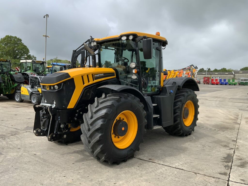 JCB 4220 Fastrac Tractor (ST26454)