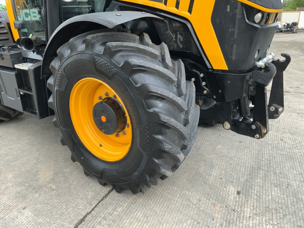 JCB 4220 Fastrac Tractor (ST26454)