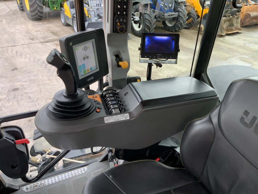 JCB 4220 Fastrac Tractor (ST26454)