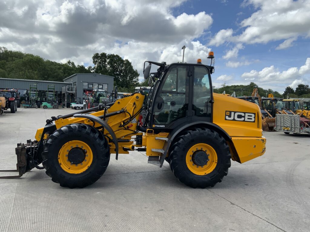 JCB TM420 Pivot Steer Telehandler (ST26845)