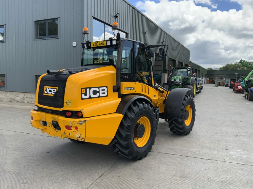 JCB TM420 Pivot Steer Telehandler (ST26845)
