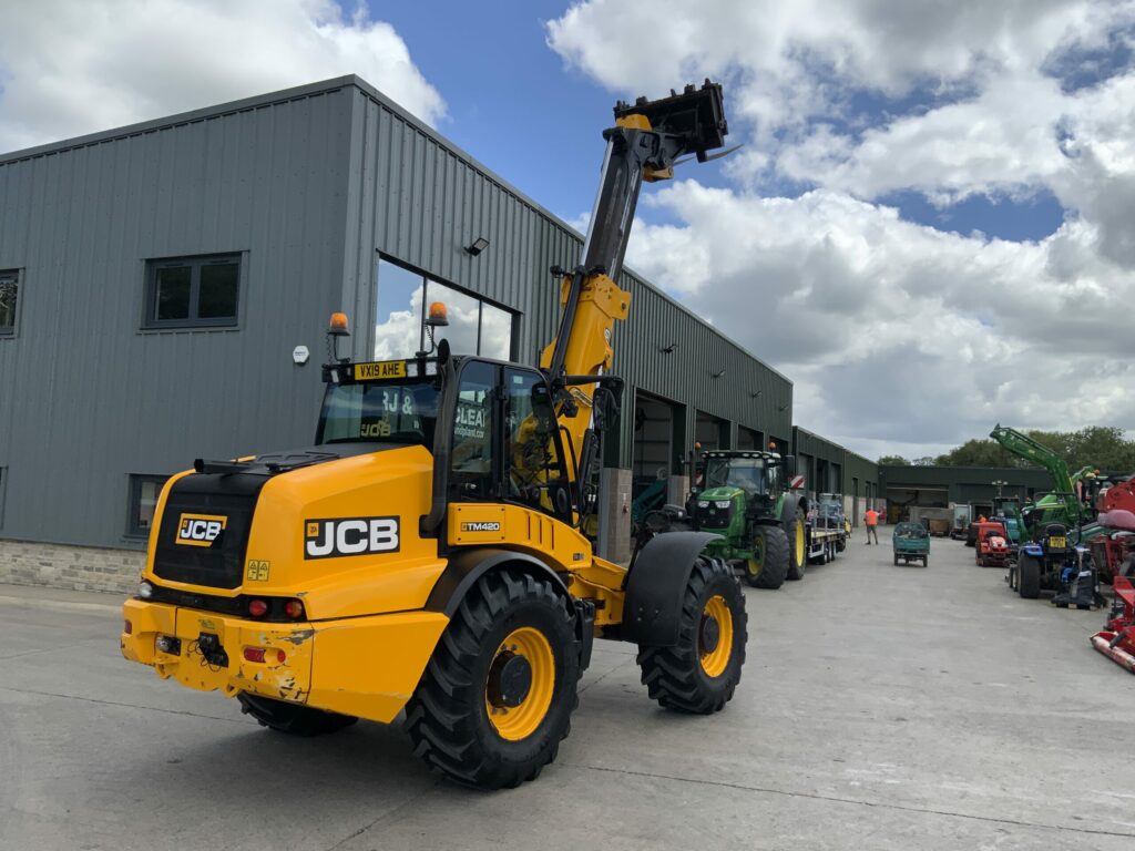 JCB TM420 Pivot Steer Telehandler (ST26845)