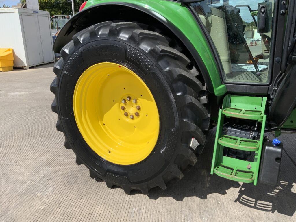 John Deere 6090M Tractor (ST26117)