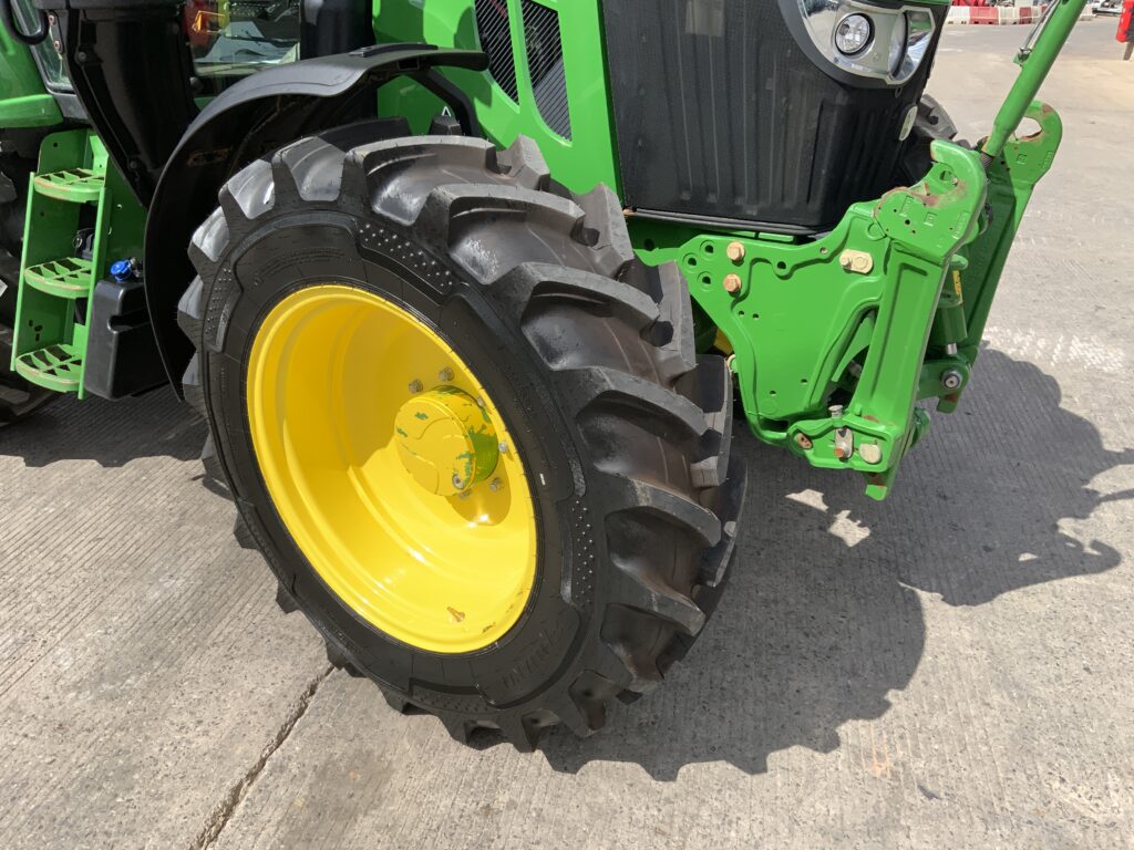 John Deere 6090M Tractor (ST26117)
