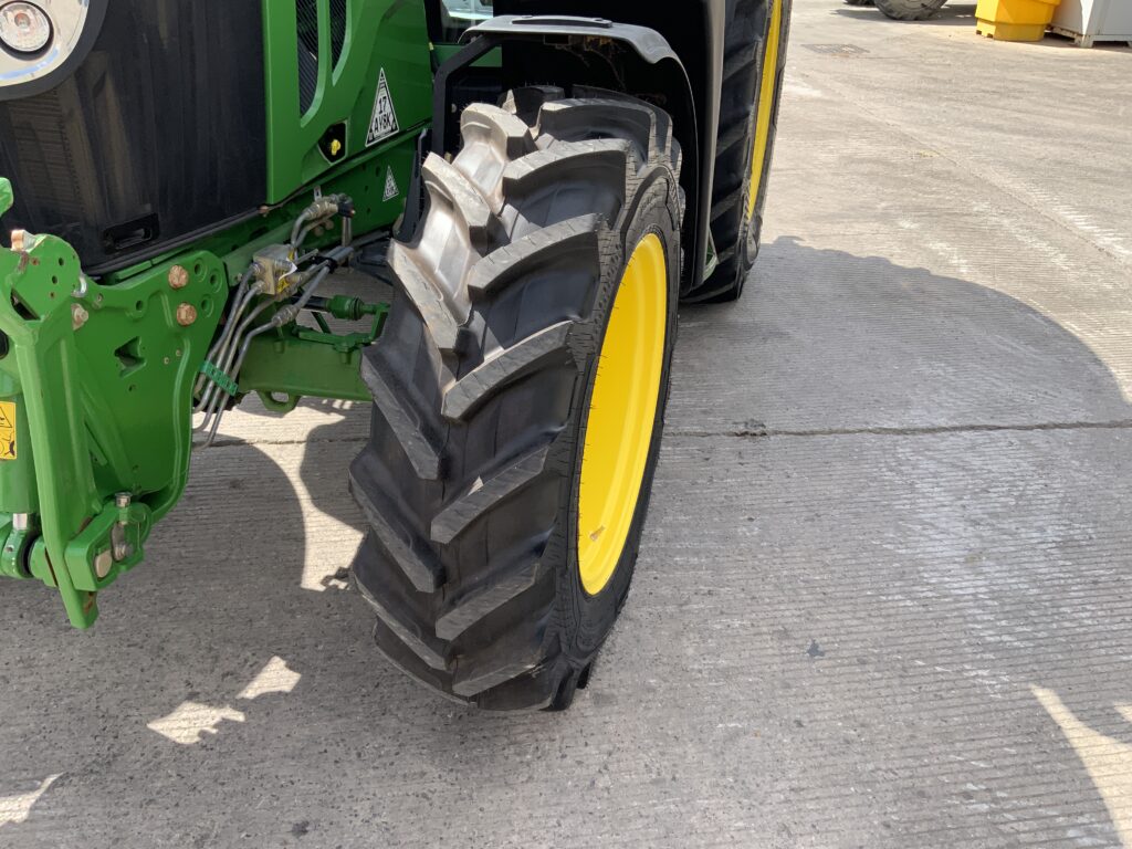 John Deere 6090M Tractor (ST26117)