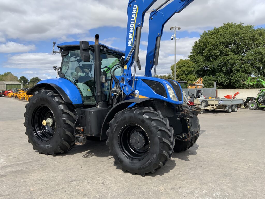 New Holland T7.245 Auto Command Tractor (ST27339)