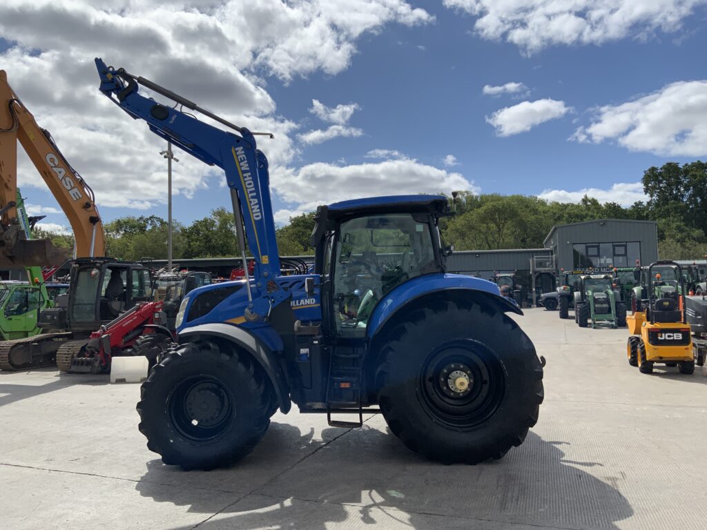 New Holland T7.245 Auto Command Tractor (ST27339)
