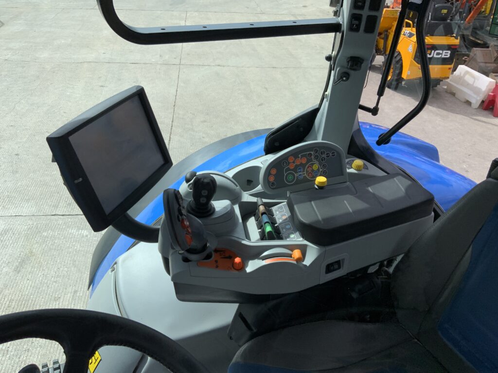 New Holland T7.245 Auto Command Tractor (ST27339)