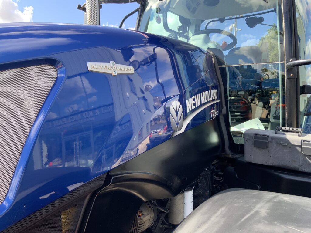 New Holland T7.270 Blue Power Tractor (ST27180)