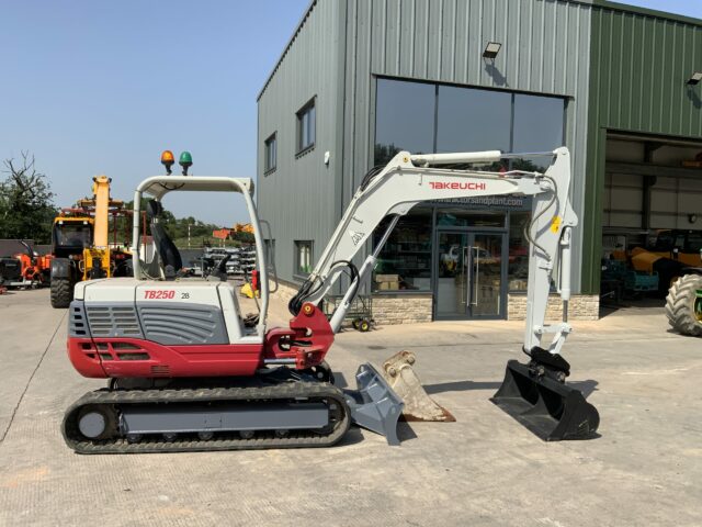 takeuchi-tb250-digger-st24283-copy-takeuchi-tb250-digger-st24283-copy-img-4449-scaled-1