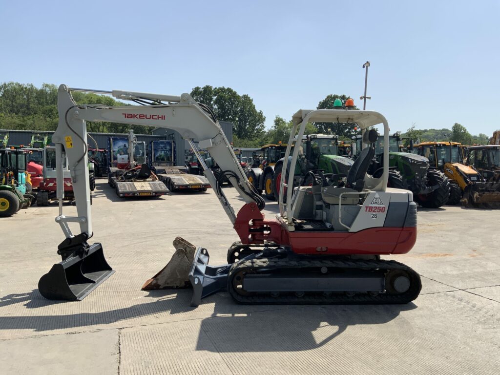 Takeuchi TB250 Digger (ST24283)