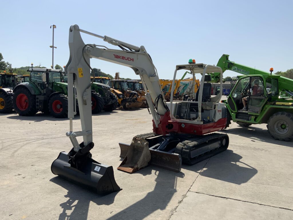 Takeuchi TB250 Digger (ST24283)