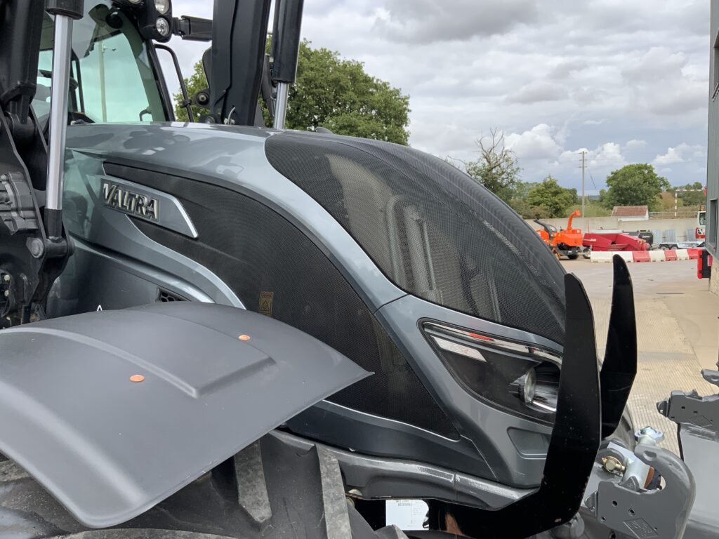 Valtra T254 Versu Unlimited Tractor (ST27246)