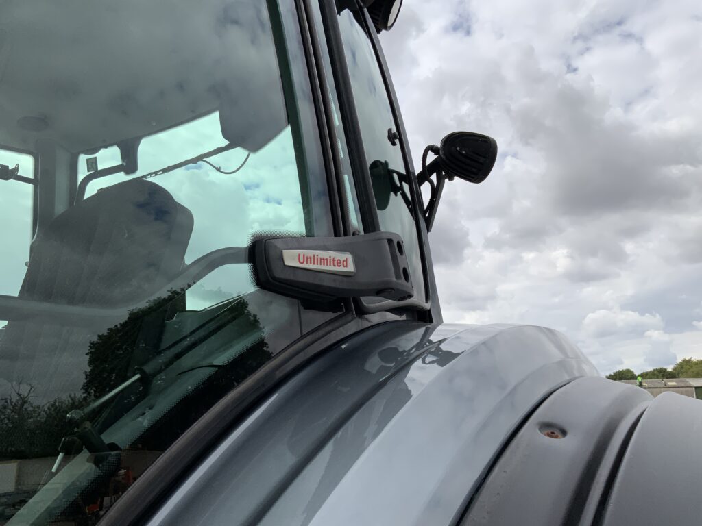 Valtra T254 Versu Unlimited Tractor (ST27246)