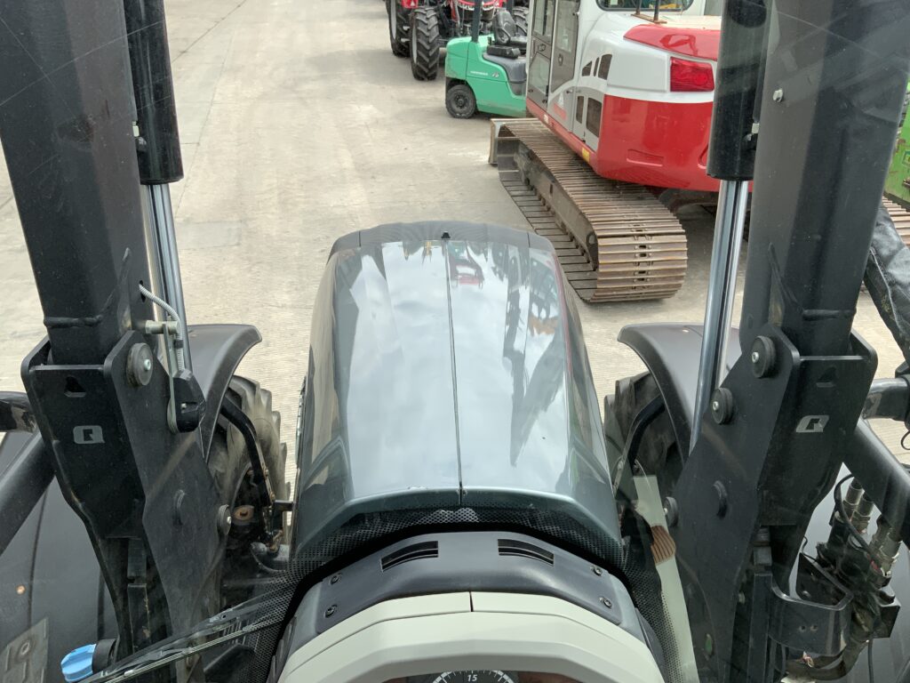 Valtra T254 Versu Unlimited Tractor (ST27246)